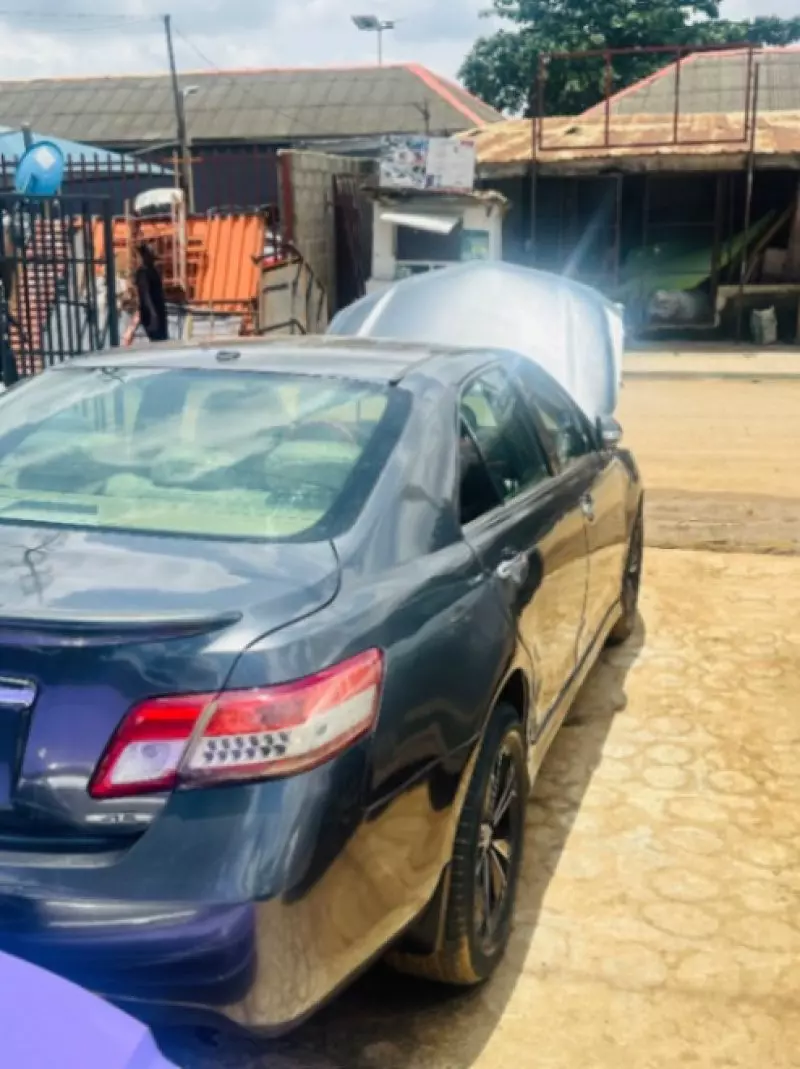 TOYOTA Camry   - 2011
