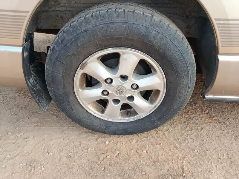 Toyota Hiace   - 2015