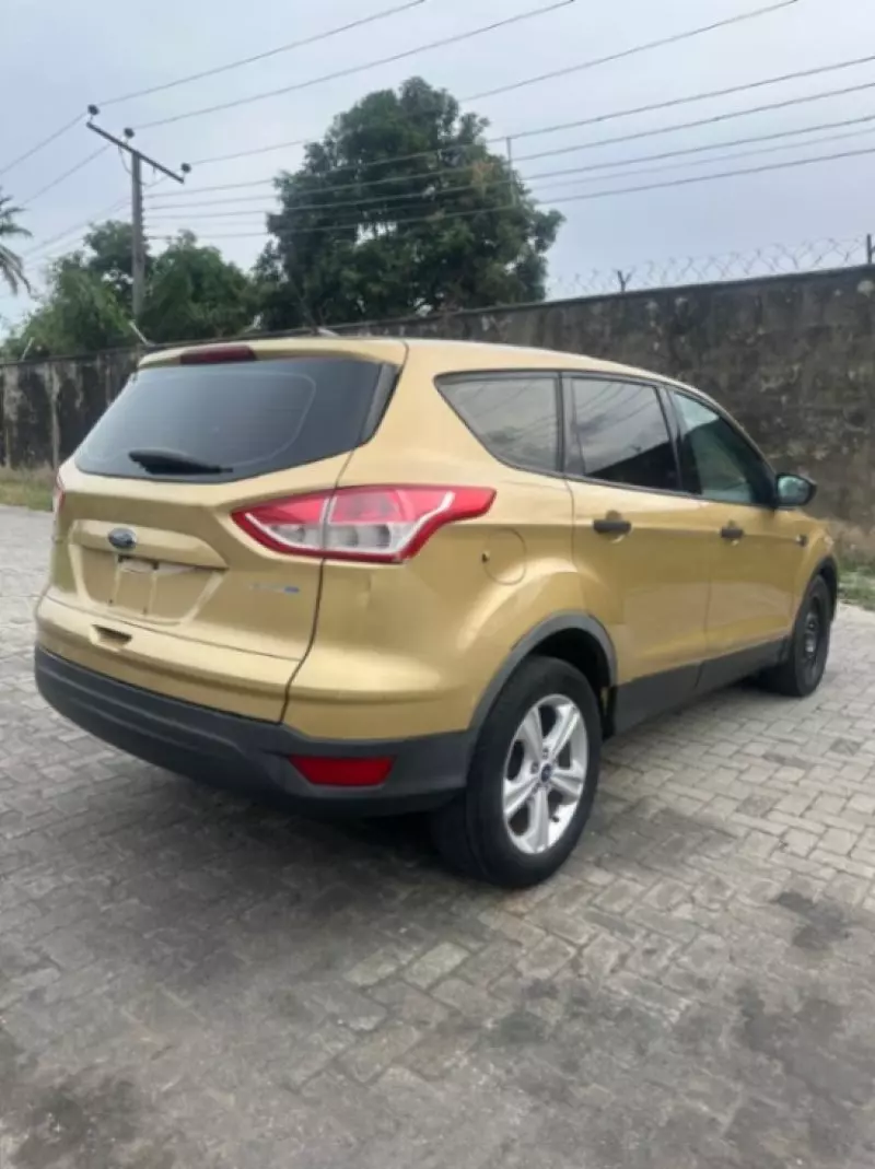 Ford Escape   - 2014