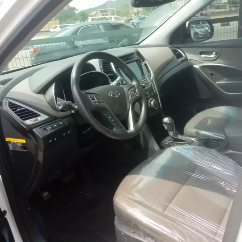 Hyundai Santa Fe   - 2015