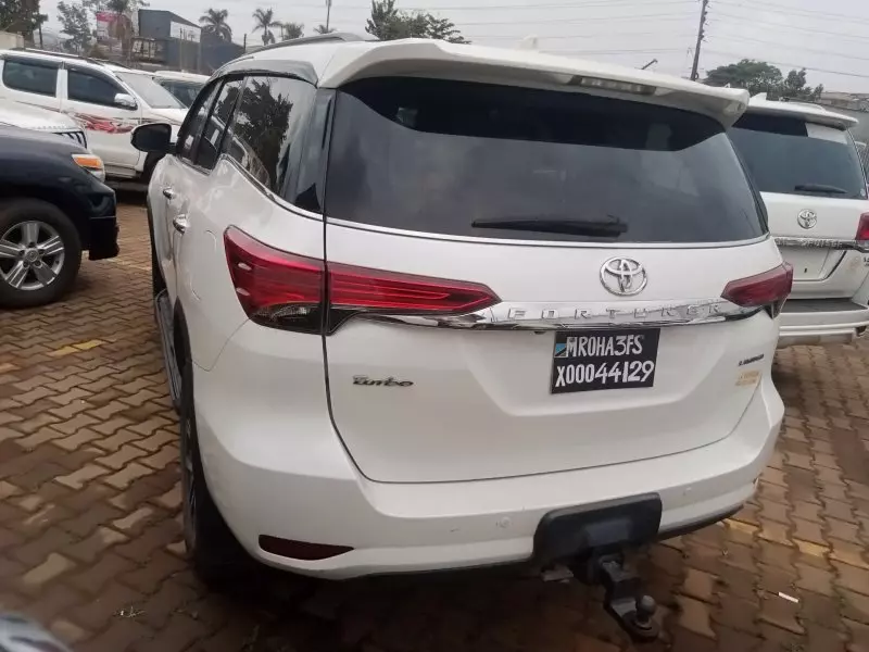Toyota Fortuner   - 2017