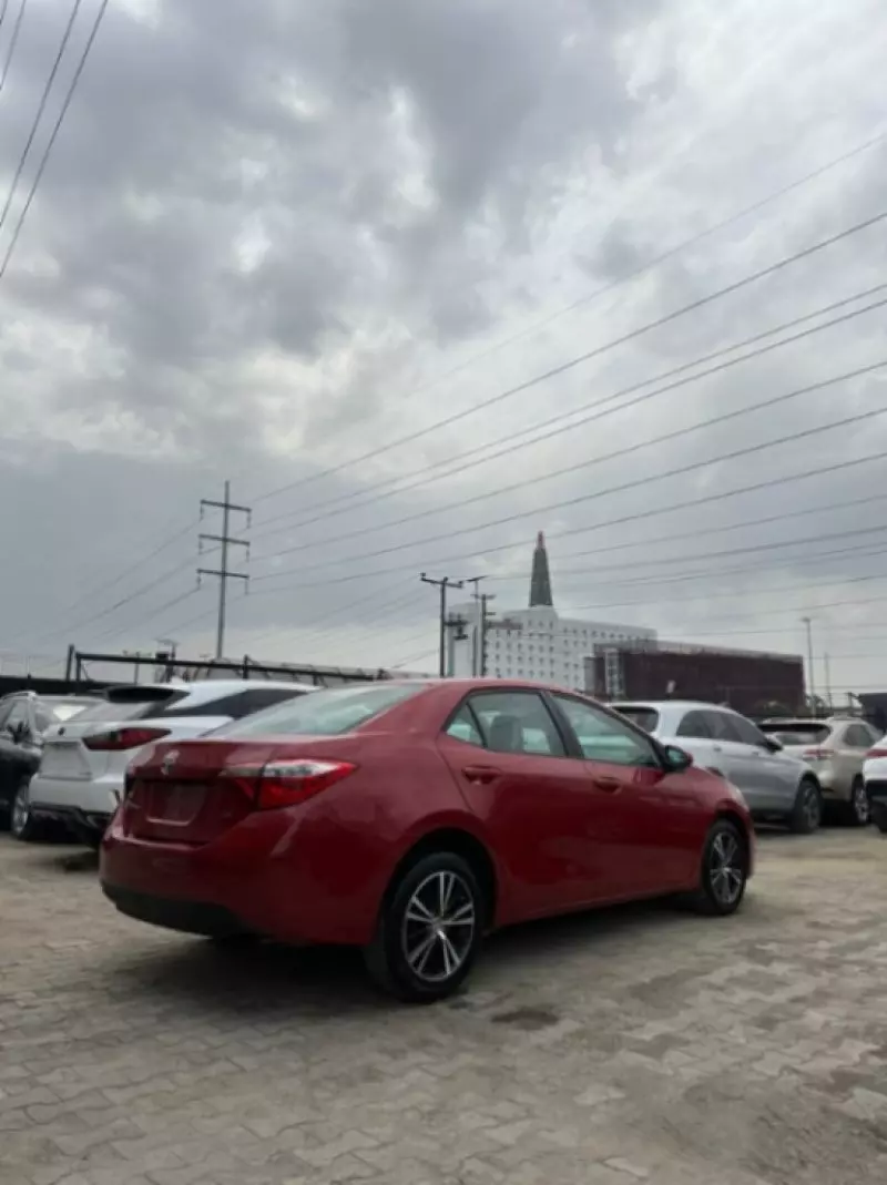 Toyota Camry   - 2015