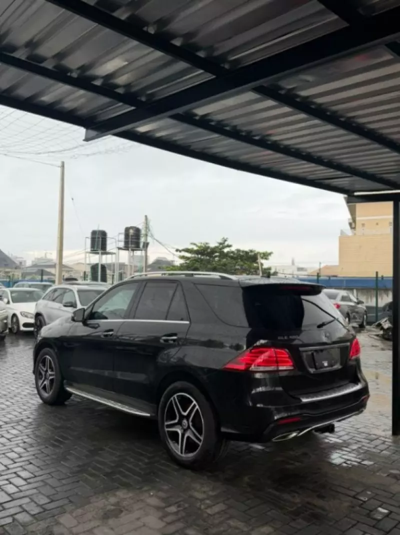 Mercedes-Benz GLE 400   - 2016