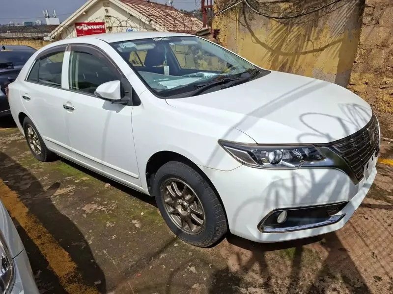 Toyota Premio    - 2016