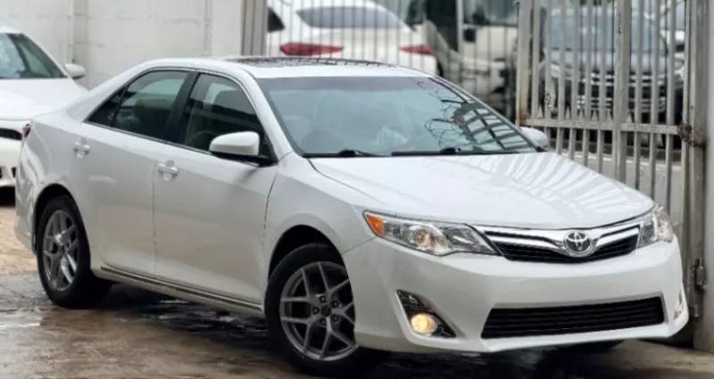 TOYOTA Camry - 2012