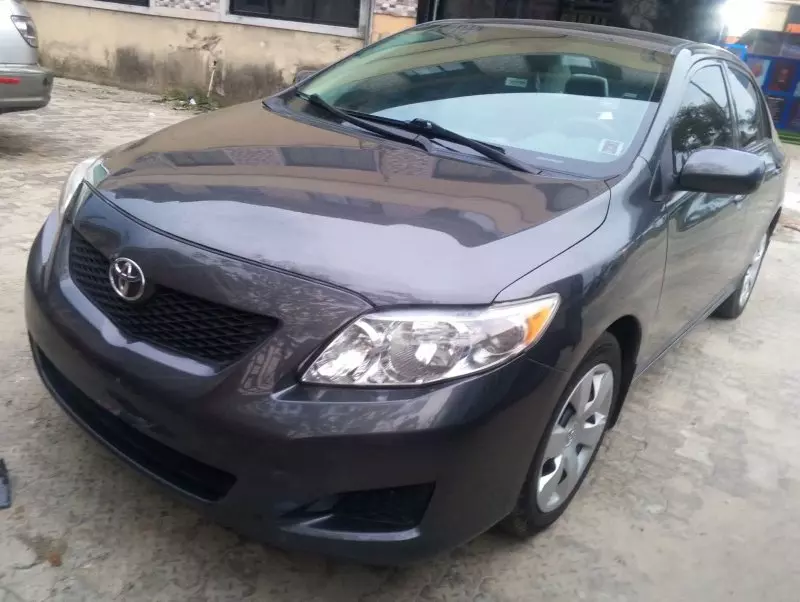 Toyota corolla   - 2009