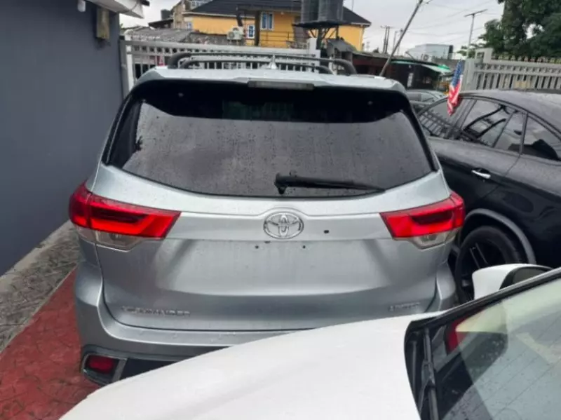 TOYOTA Highlander   - 2017