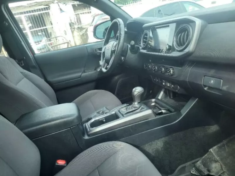 Toyota Tacoma   - 2013