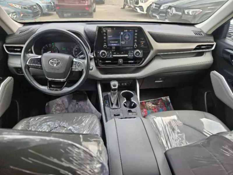 Toyota Highlander   - 2020