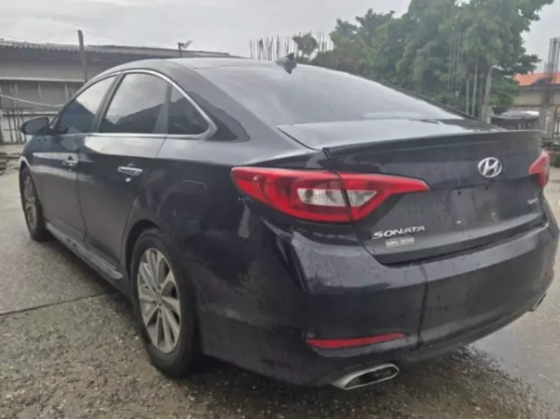Hyundai Sonata   - 2015