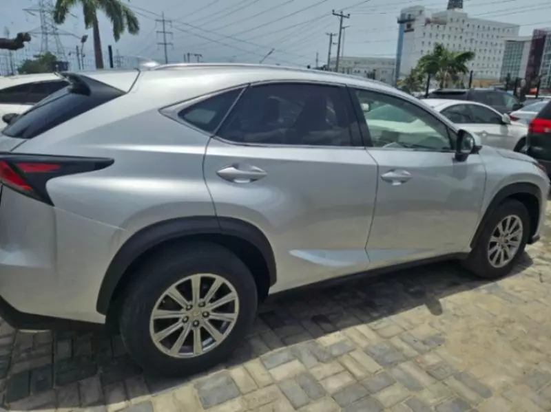 Lexus NX 200T   - 2017