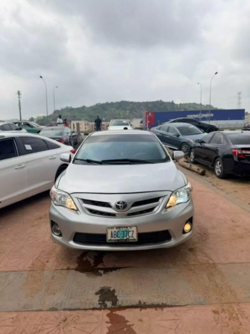 TOYOTA Corolla   - 2011