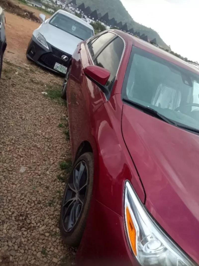 TOYOTA Camry - 2015