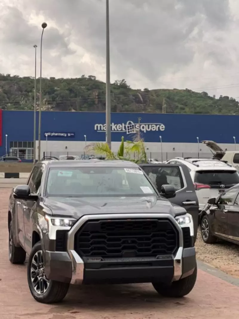 TOYOTA Tundra   - 2022