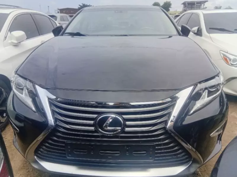 Lexus ES   - 2016