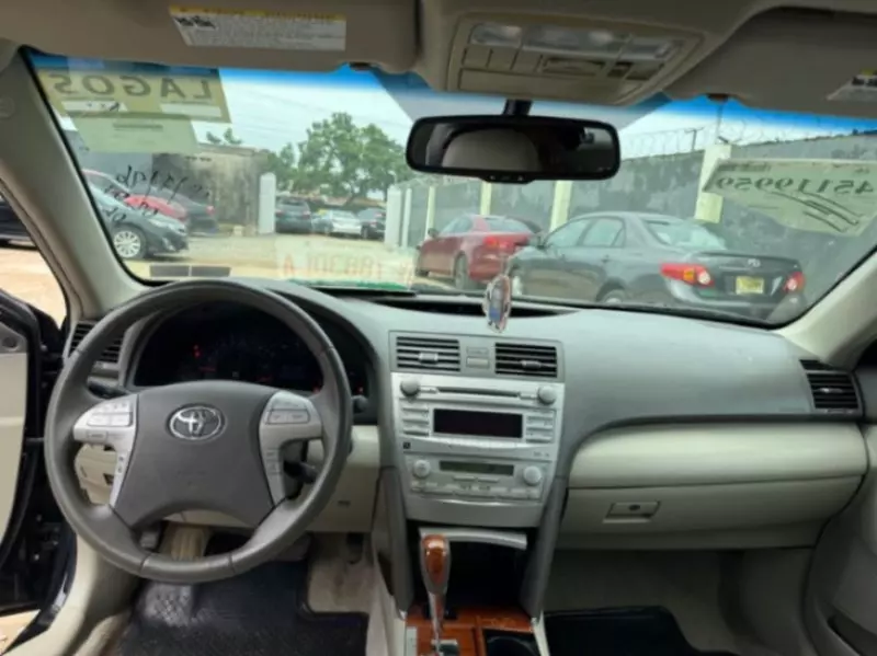 TOYOTA Camry   - 2010