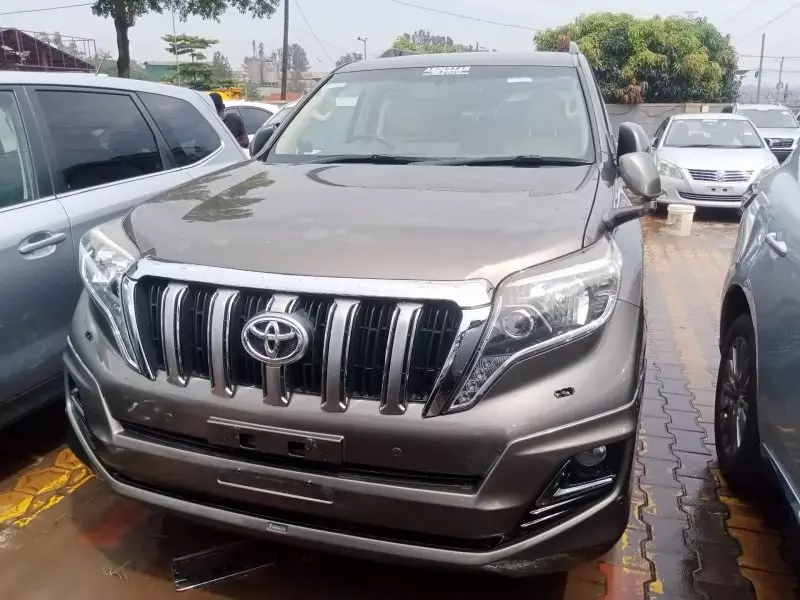 Toyota Landcruiser Prado   - 2015
