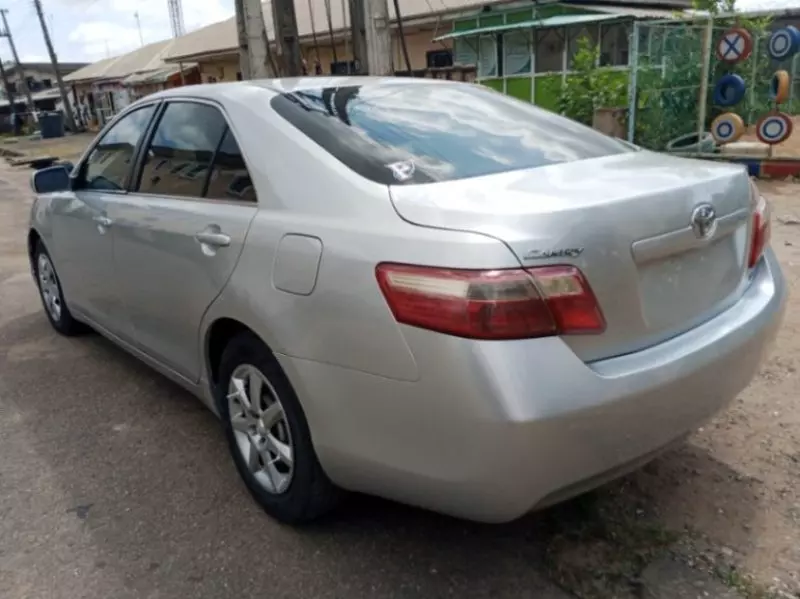 Toyota Camry   - 2007