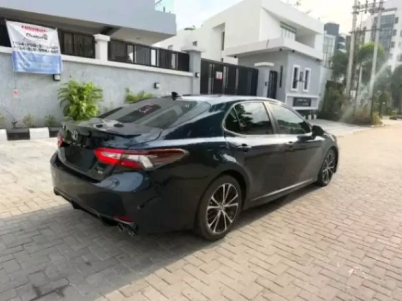 TOYOTA camry   - 2019