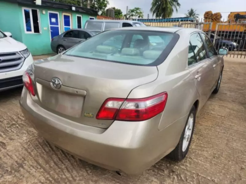 Toyota Camry   - 2007