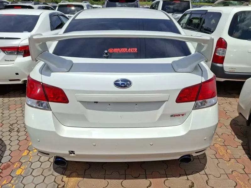 Subaru Legacy   - 2012