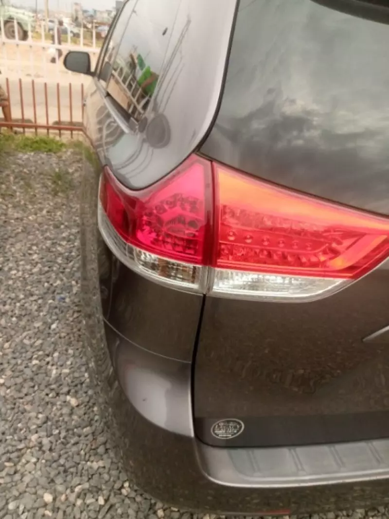 TOYOTA Sienna   - 2013
