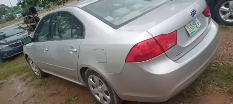 KIA Optima   - 2010