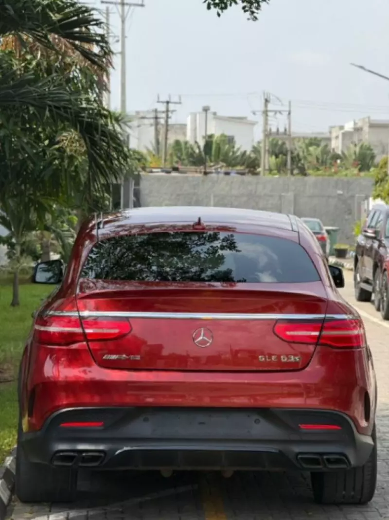 Mercedes-Benz GLE 63 AMG - 2016