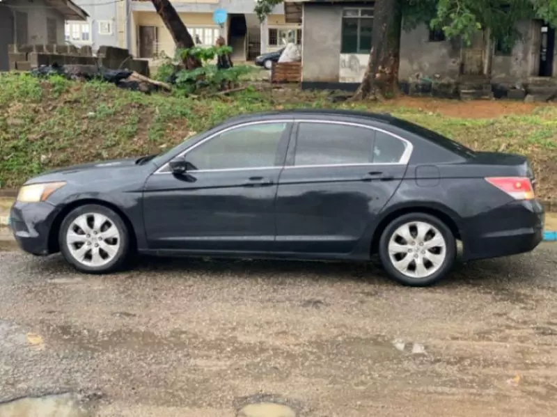 Honda Accord   - 2009