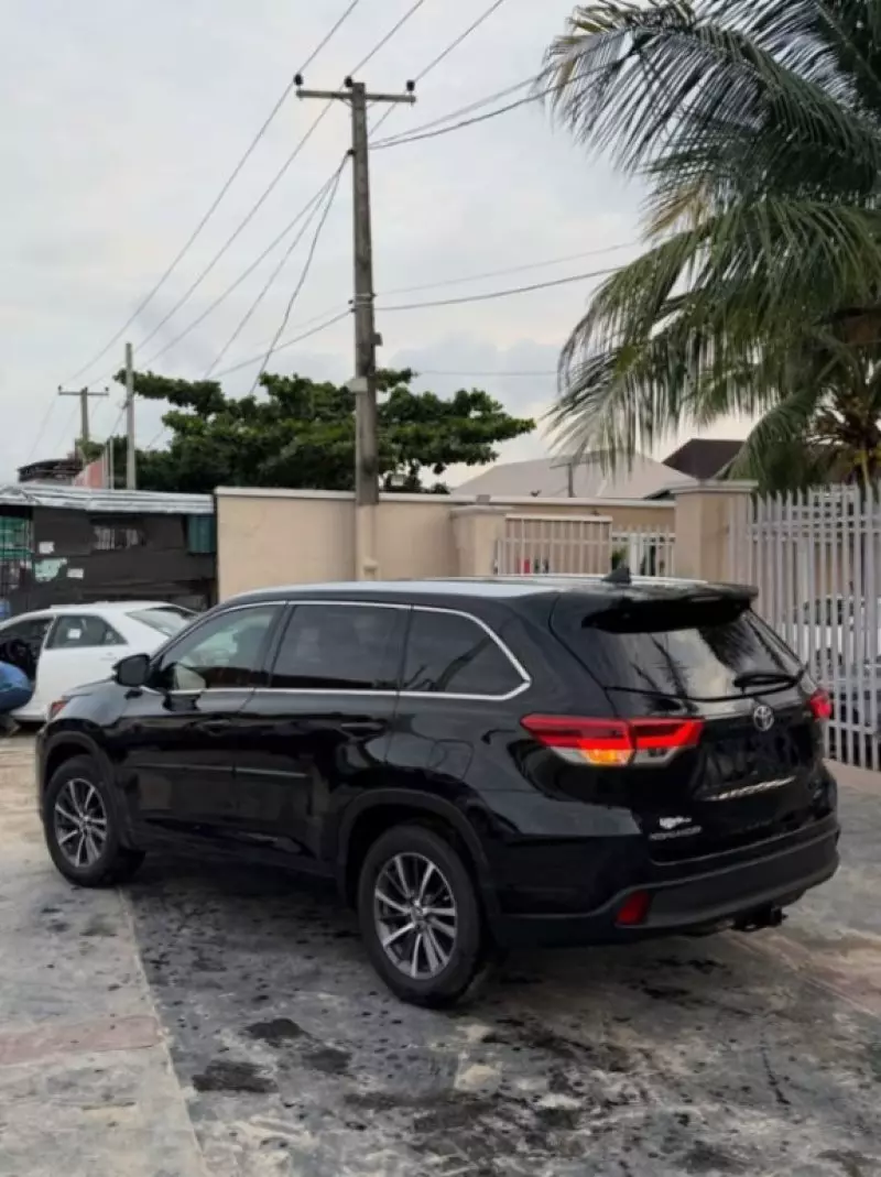 TOYOTA Highlander   - 2018