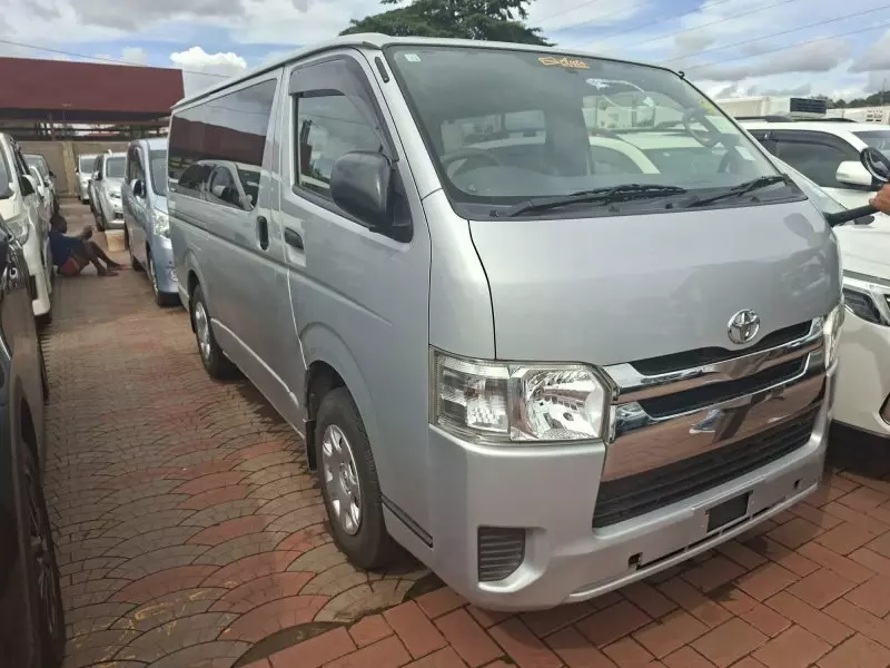 Toyota Hiace   - 2014