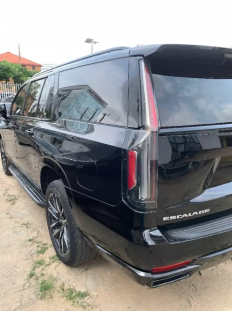 Cadillac Escalade ESV   - 2024