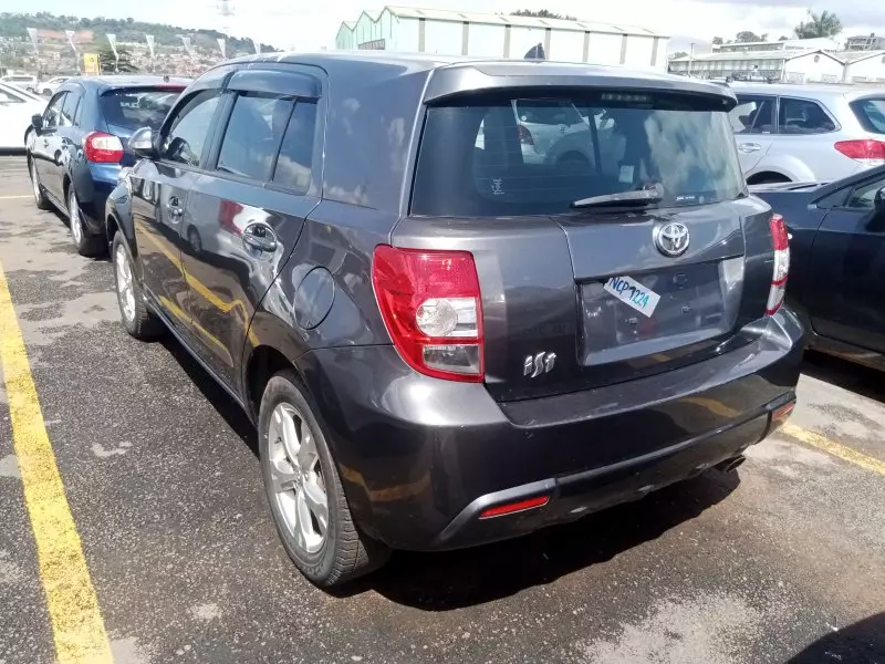 Toyota Ist    - 2012