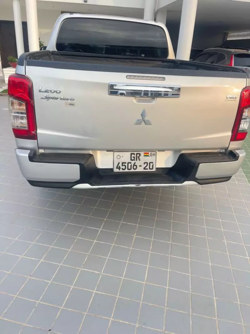Mitsubishi L200   - 2020