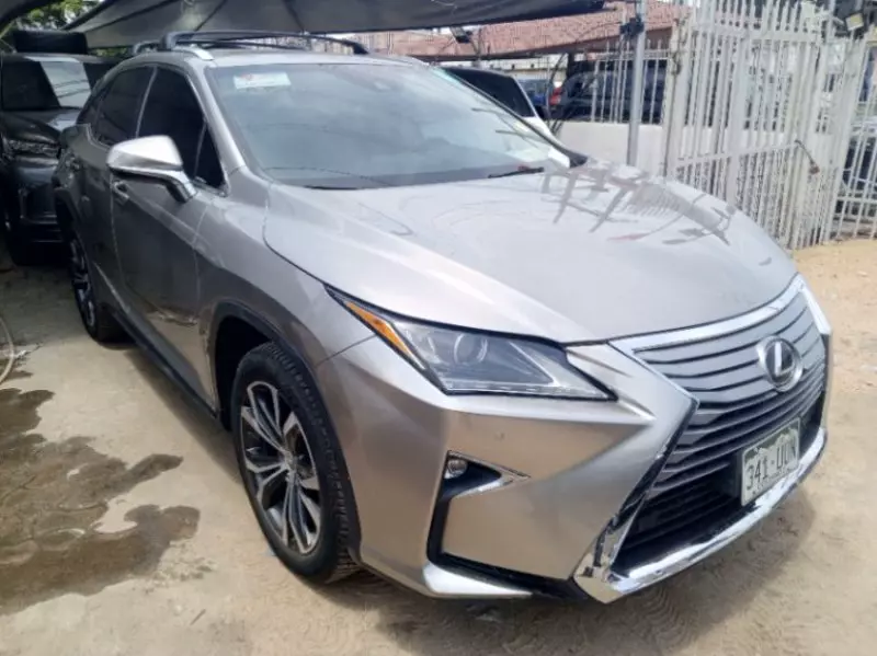 Lexus RX   - 2017