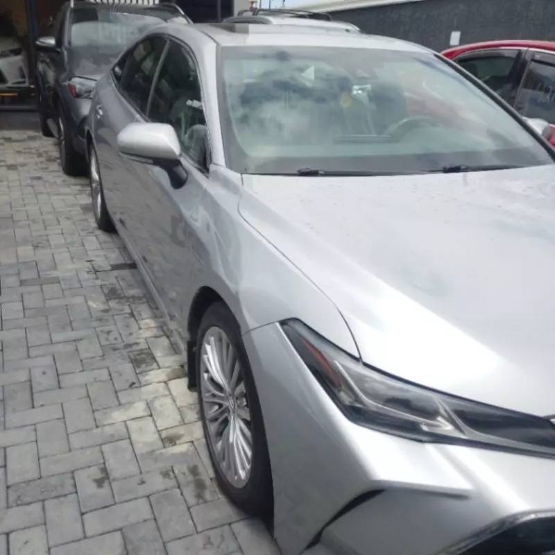 Toyota Avalon   - 2019
