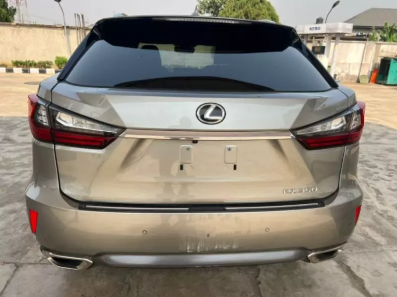 Lexus RX   - 2017