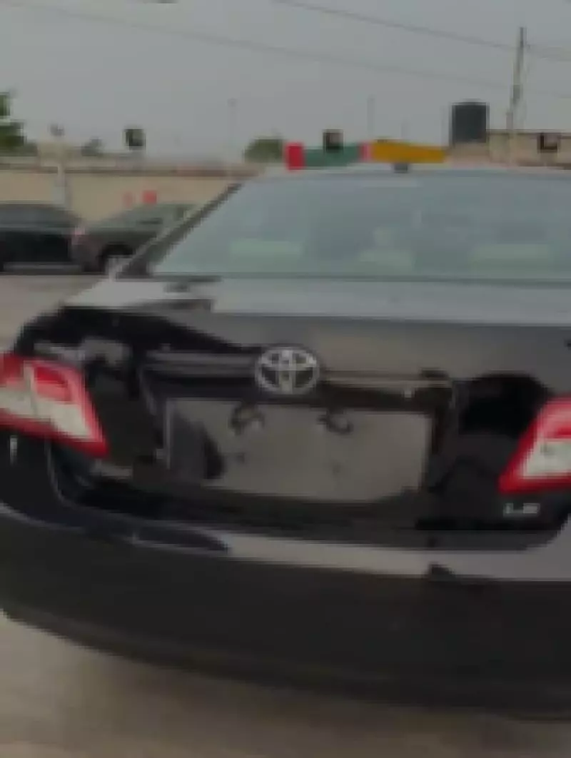 Toyota Camry   - 2011