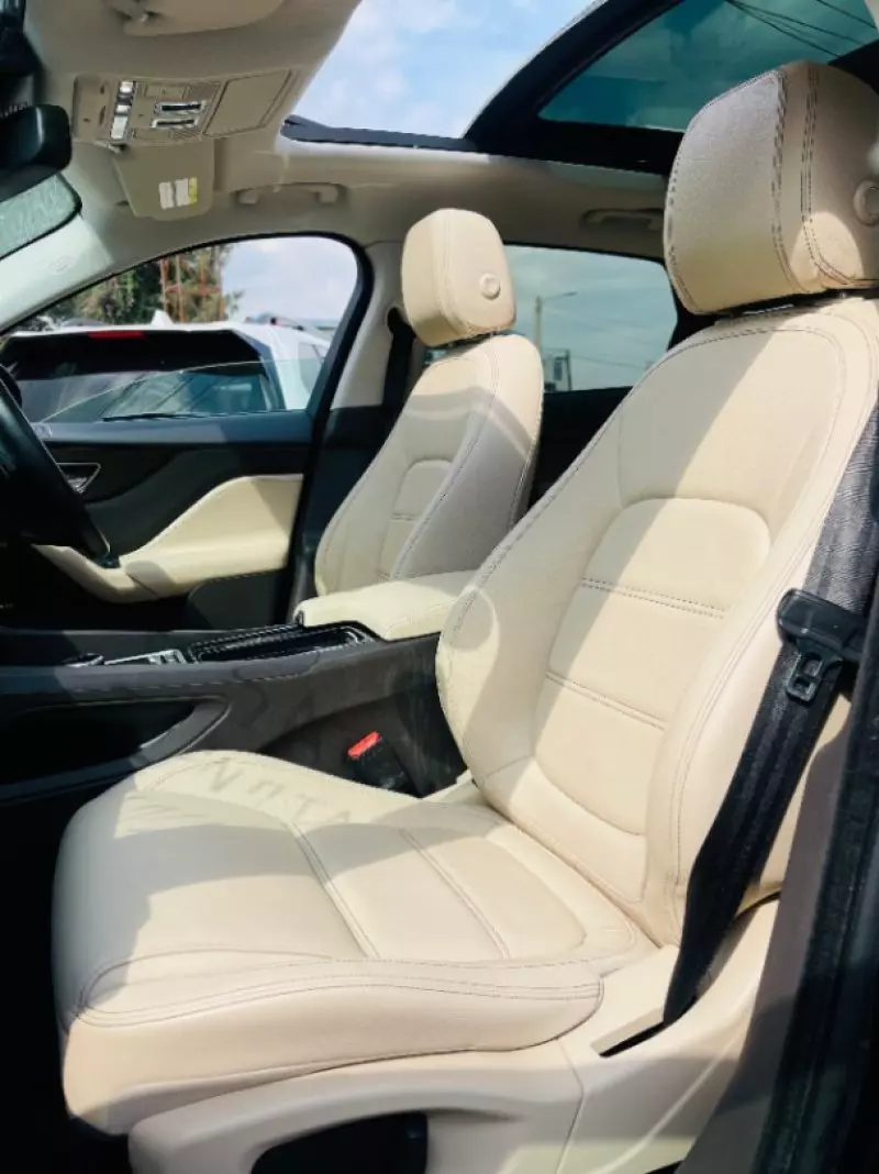 Jaguar F-Pace   - 2018