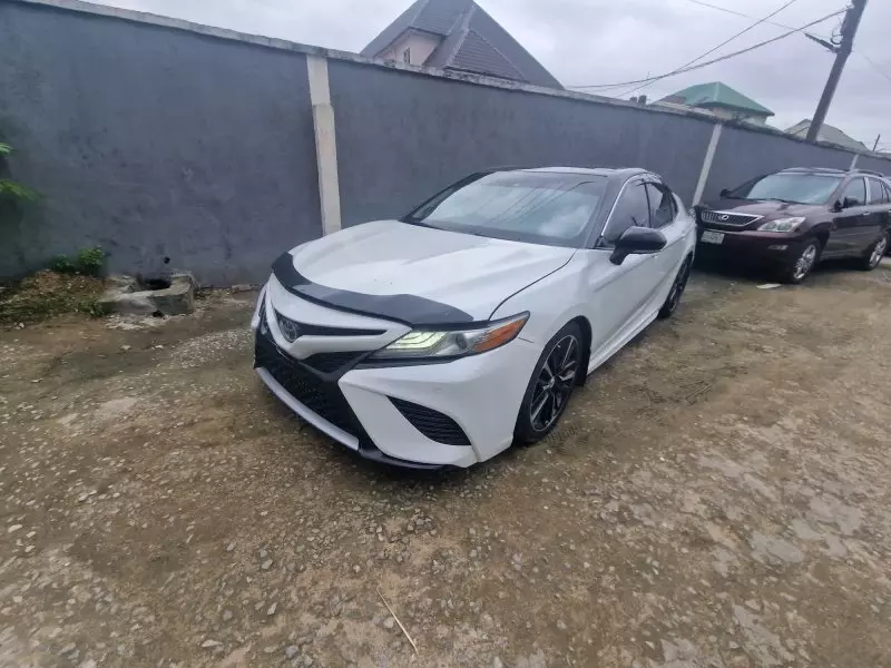 TOYOTA Camry - 2018