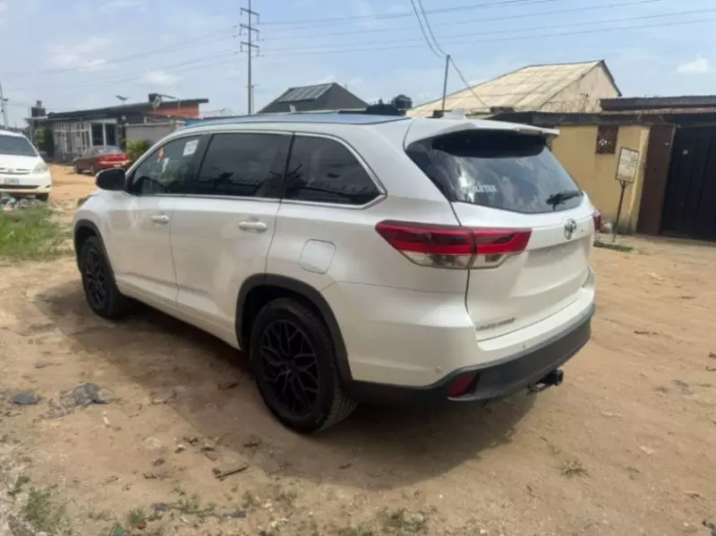TOYOTA Highlander - 2015