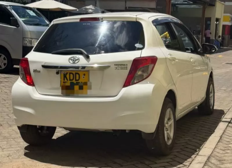 Toyota Vitz   - 2014