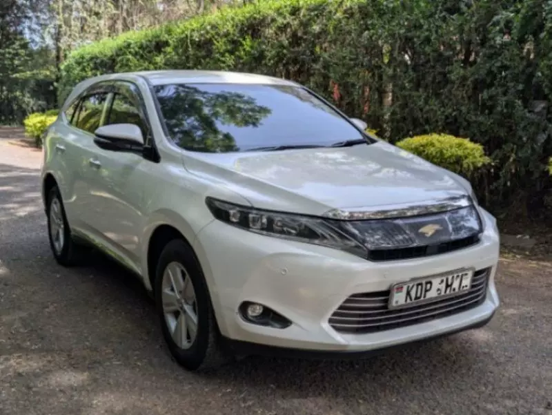 Toyota Harrier   - 2016