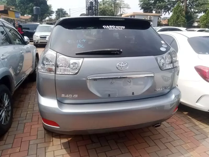 Toyota Harrier   - 2012