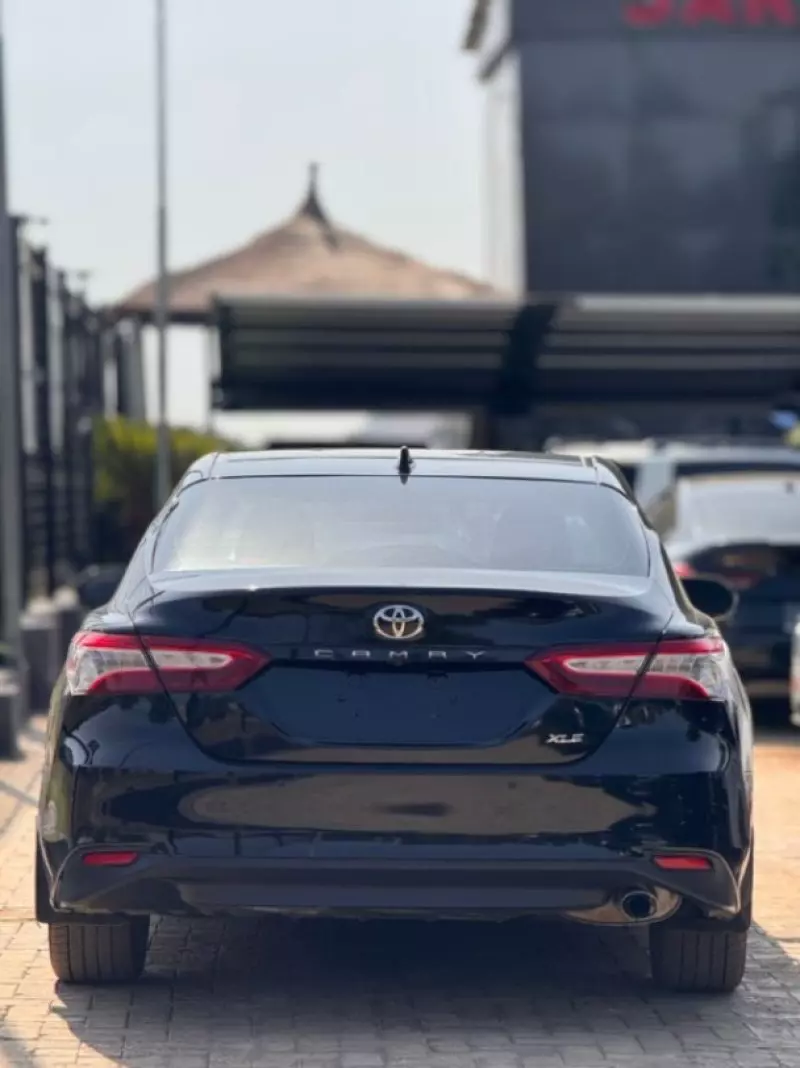 Toyota Camry - 2018