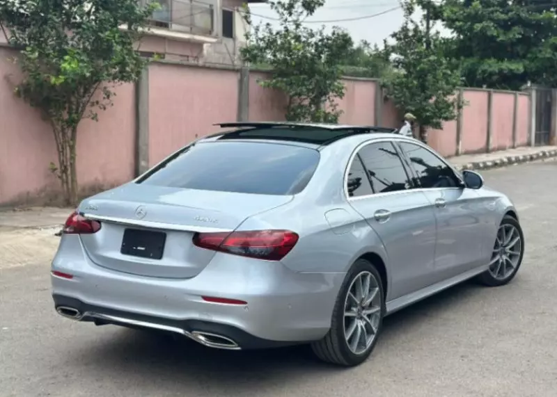 Mercedes-Benz E-class   - 2021