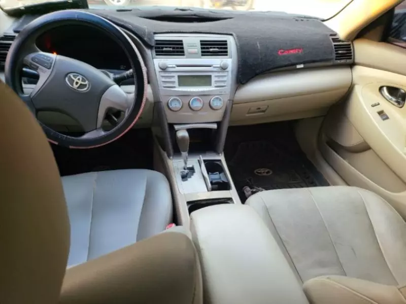 Toyota Camry   - 2011