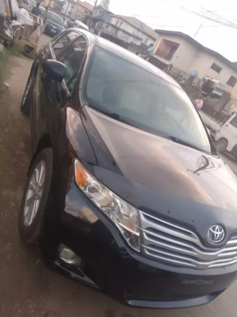 TOYOTA Venza   - 2011