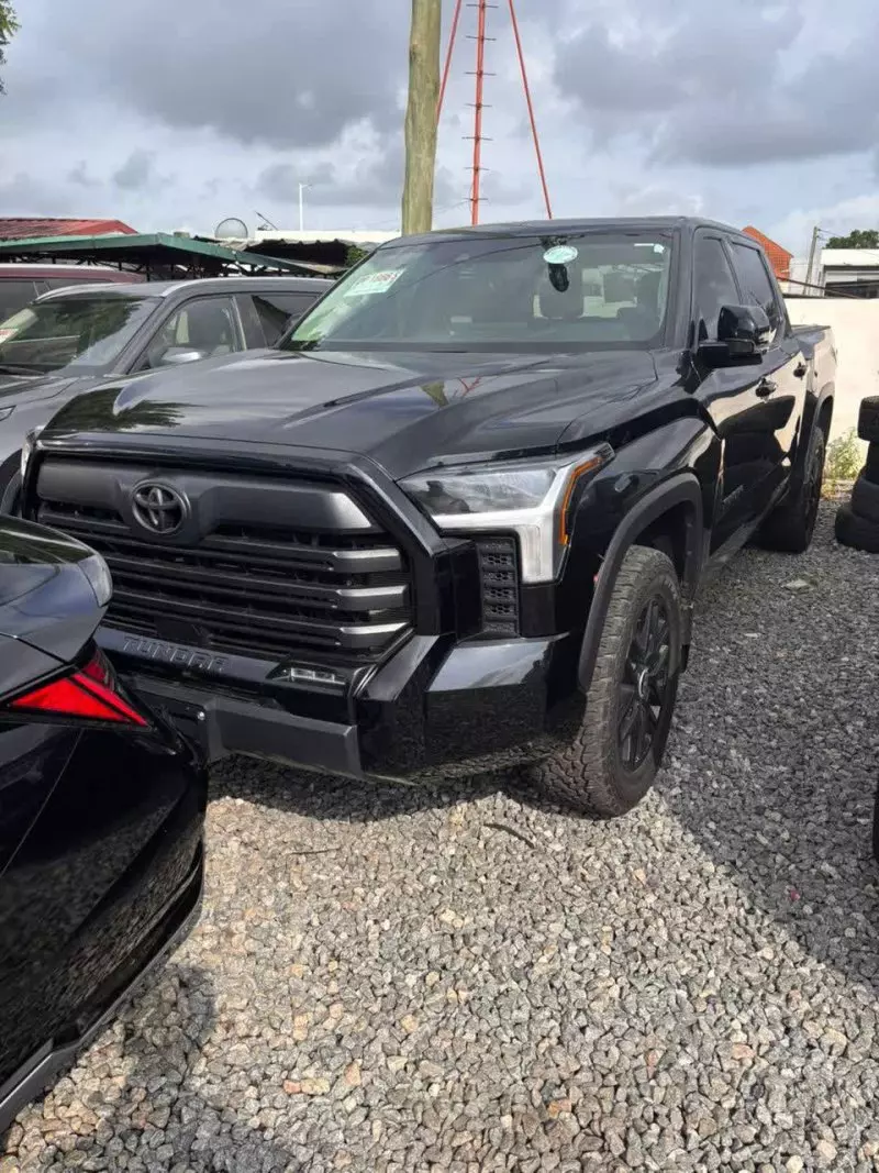 Toyota Tundra   - 2023
