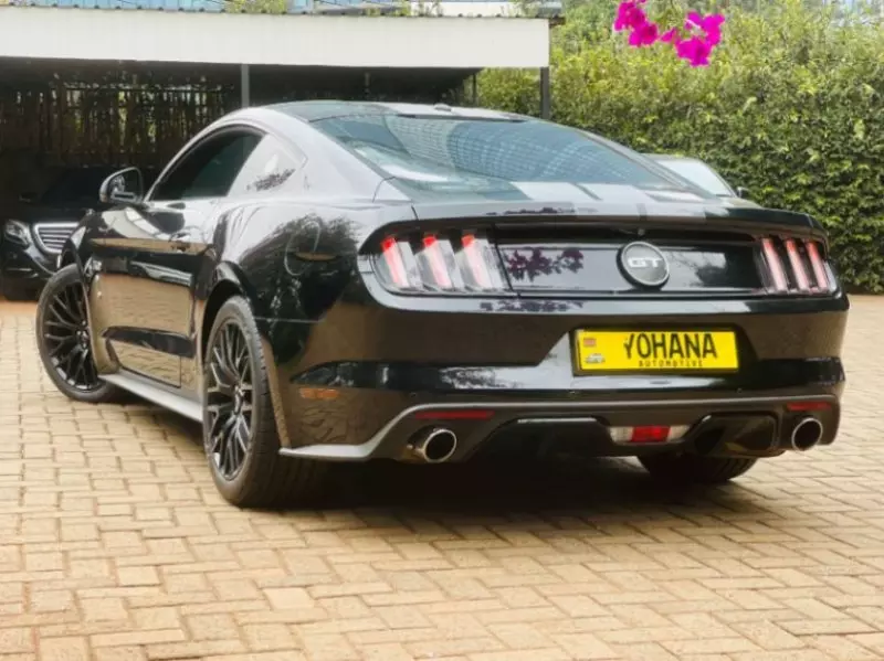 Ford Mustang   - 2017
